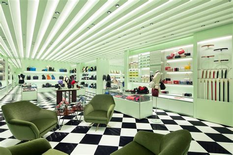 prada stores near me.